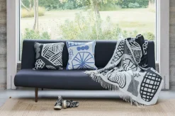 Forager Throw - Black & White